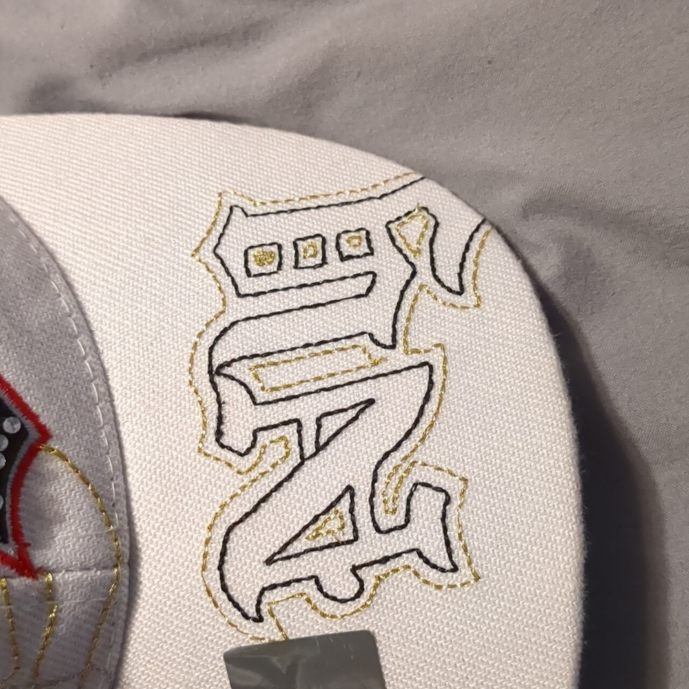 Hat - Picture 8 of 9